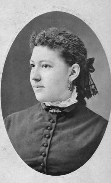 resized_redvelvet_p03F=Minnie Heppenheimer Edward's wife.jpg